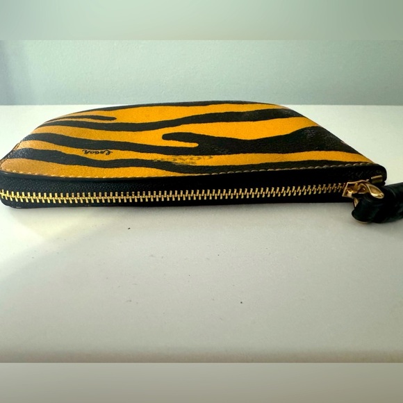 Coach Tiger Stripe Leather Wristlet – Animal Print Zip Pouch - Picture 4 of 7